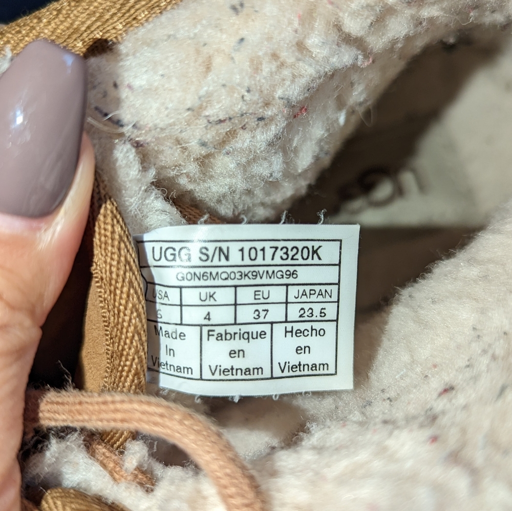 UGG Chukka boot - Picture 6 of 6